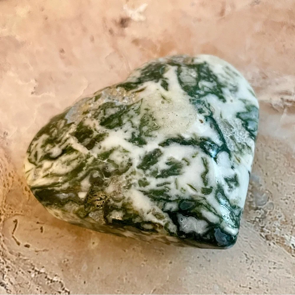 Green & White Moss Agate Heart Crystal Gemstone